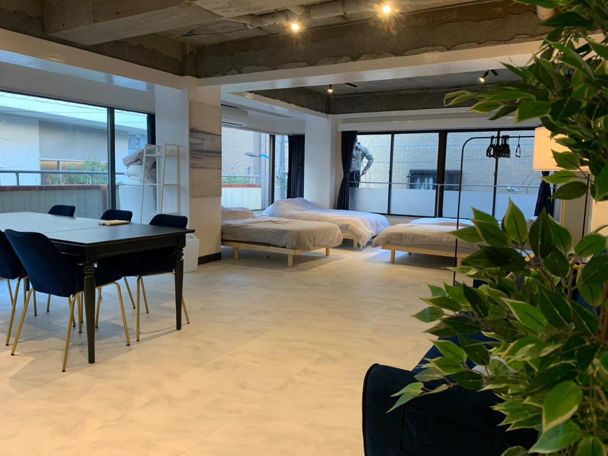 Spacious Apartment *